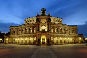 Semperoper auf dem Theaterplatz