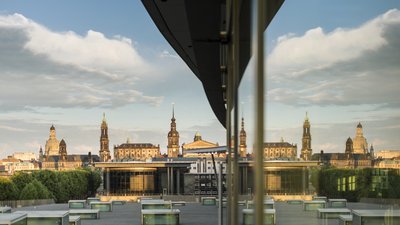 Blick vom Congress Centrum auf die Silhouette Dresdens